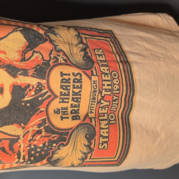 Tom Petty Graphic T-Shirt - Picture 3 of 8